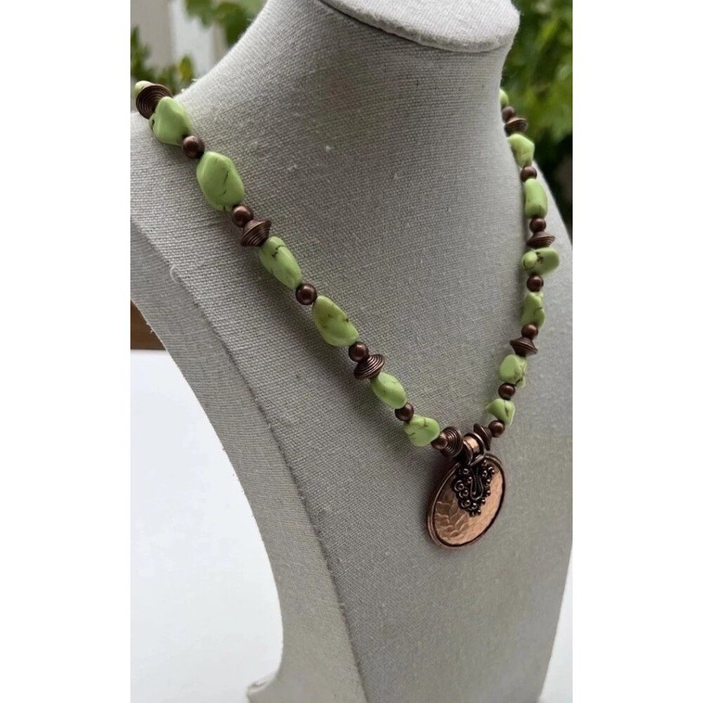 Vintage Chunky Natural Lime Green With Nickel Turquoise Boho Necklace Size 21” - Picture 3 of 15